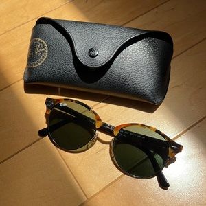 Clubround classic raybans